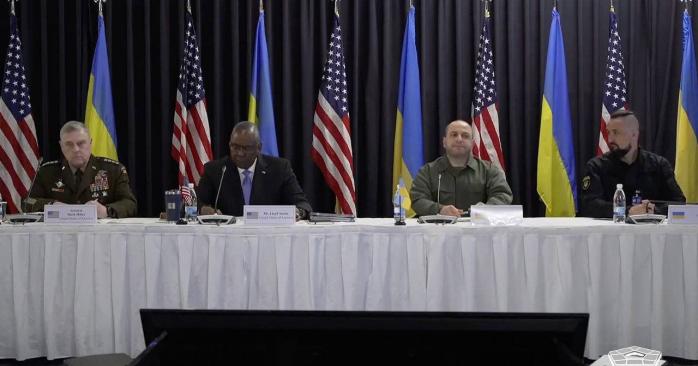 Глава Пентагону Ллойд Остін закликав союзників надати Україні більше систем ППО