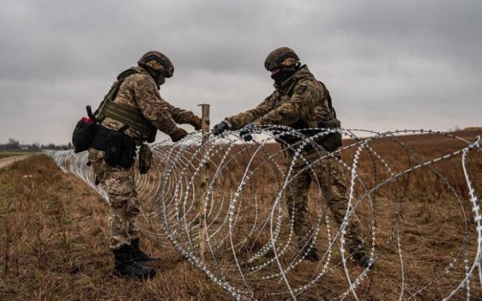 Границу с Украиной россия решила укрепить пограничниками ФСБ