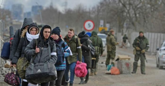 Російські окупанти продовжують проводити етнічні чистки, фото: «Укрінформ»