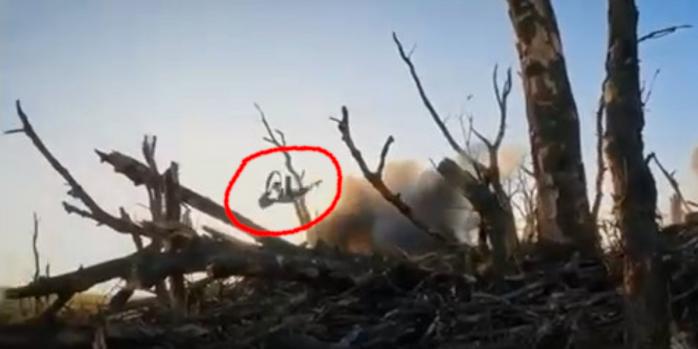 Российское оружие само идет в руки защитников Украины, скриншот видео