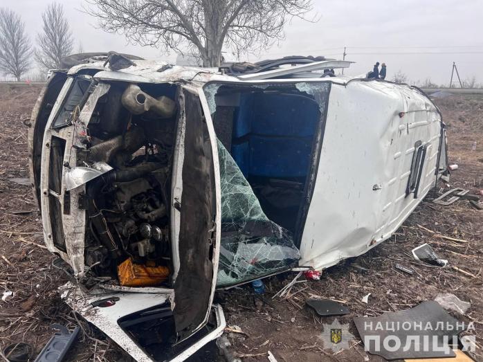 В ДТП с маршруткой на Днепровщине погибли четыре человека, еще 12 - ранены