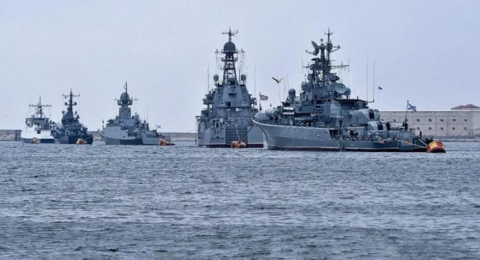 З’явились супутникові фото з наслідками ракетних ударів по бухті Севастополя
