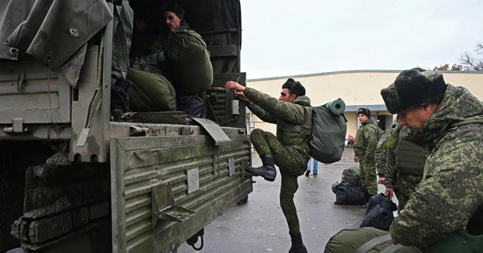 рф може перекинути в Україну солдатів з нового Ленінградського округу. Фото: 