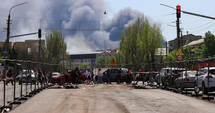 Спутник заметил последствия удара по машиностроительному заводу в оккупированном Луганске