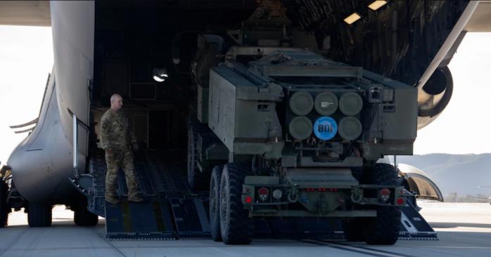 Пентагон вже готує артилерію та ППО до відправки в Україну. Фото: 
