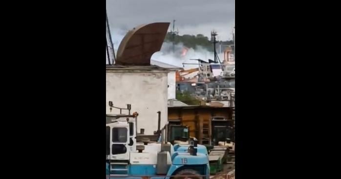 Вражено російський корабель «Комуна», скріншот відео