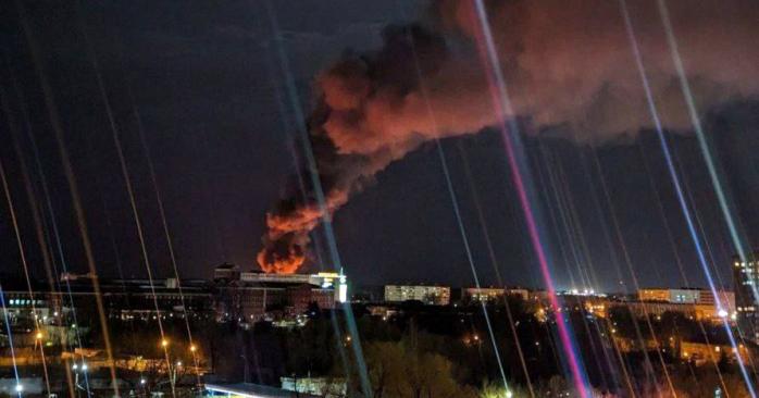 Під Москвою всю ніч палав промисловий об'єкт. Фото: соцмережі