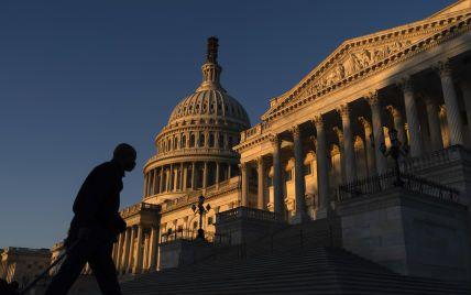 Сенат США вернулся к работе, чтобы рассмотреть пакет помощи для Украины