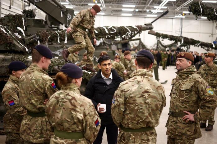  Оборонную промышленность Великобритании переведут на военные рельсы