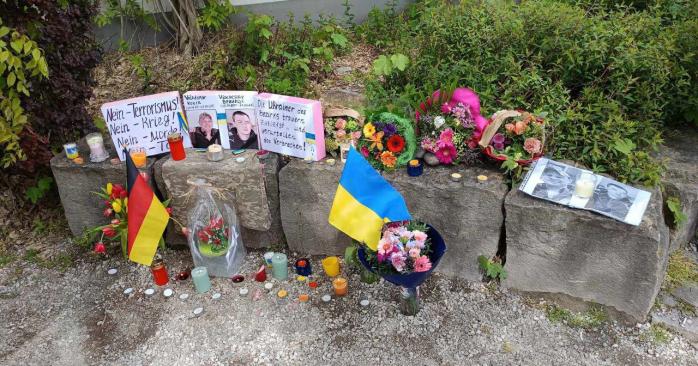 Украинцы создали мемориал на месте трагедии. Фото: Андрей Цаплиенко у Телеграмм