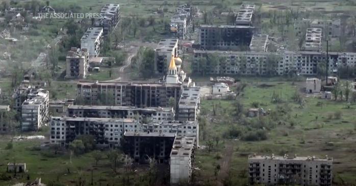 Знищений окупантами Часів Яр. Скріншот з відео