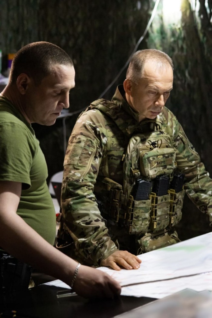 Олександр Сирський (праворуч), фото: Головнокомандувач ЗСУ