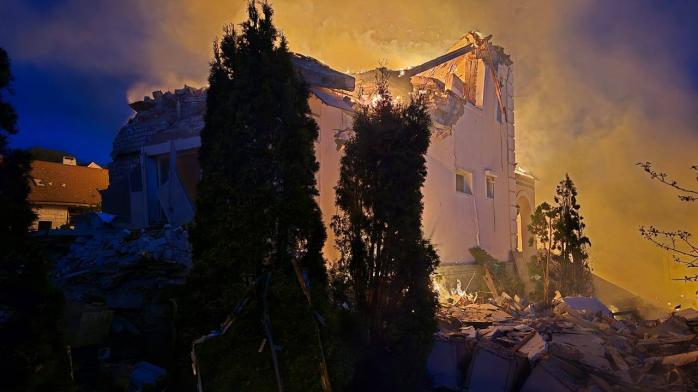 ПВО ночью уничтожила все 10 "шахедов", по жилой застройке Харькова ударили баллистикой