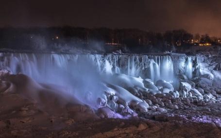 Ніагарський водоспад перетворився на крижану скульптуру через мороз (ФОТО, ВІДЕО)
