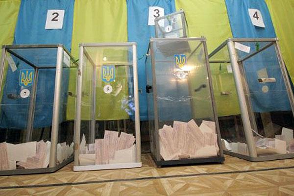 Дострокові вибори не вирішать кризи в Україні — політтехнолог