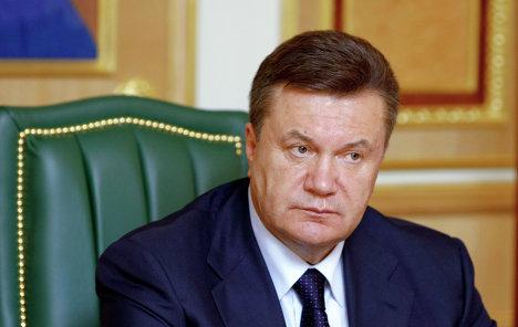 Янукович поручил Кабмину позаботиться о безопасности судей