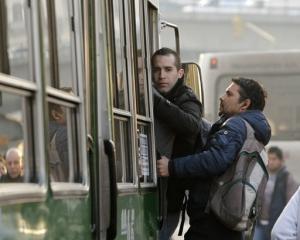Пробки на дорогах в Киеве исчезли, маршрутки и троллейбусы ходят