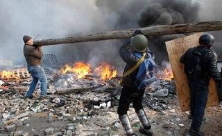 Возобновились столкновения на Майдане, силовики пустили в ход водомет