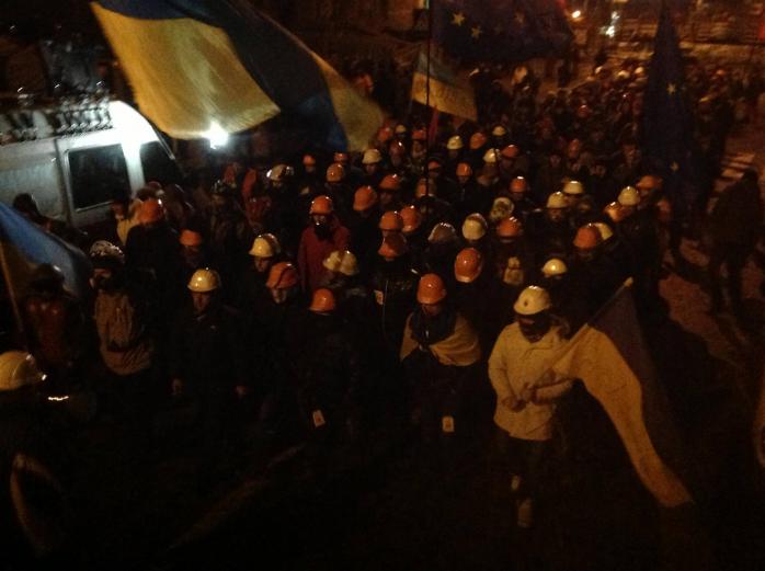 Самооборона Майдана полностью контролирует правительственный квартал — Парубий