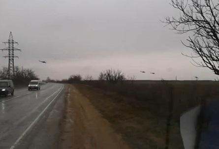У Крим прилетіли 8 російських військових вертольотів (ВІДЕО)