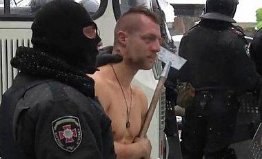 Заарештовано міліціонера, який знущався над активістом Гаврилюком