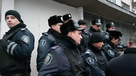 Киевская милиция создает группы быстрого реагирования и увеличивает количество патрулей