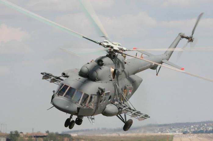 К украинским морпехам в Феодосию прилетели на вертолете Аксенов и Березовский