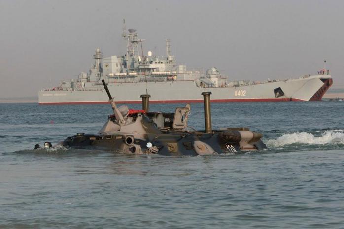 У Криму повністю заблоковано бригаду українських кораблів (ФОТО)