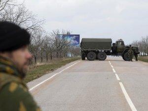 На въезде в Крым увезли в неизвестном направлении киевских журналистов и активисток Автомайдана (ФОТО)