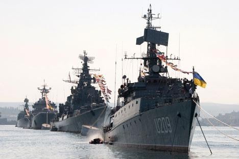 В Крыму 10 кораблей остаются под флагом Украины, 51 — захватили военные РФ
