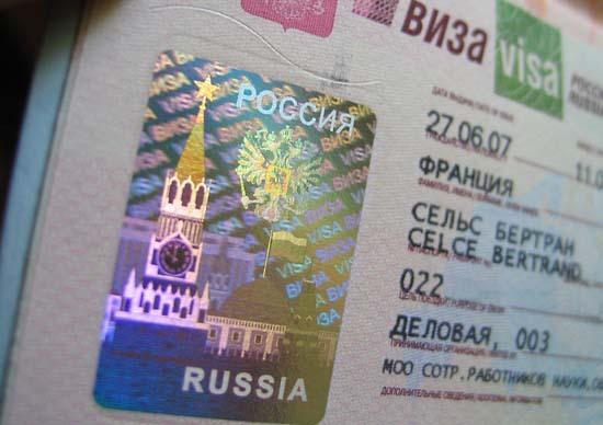 Иностранцам для поездки в Крым теперь нужна российская виза
