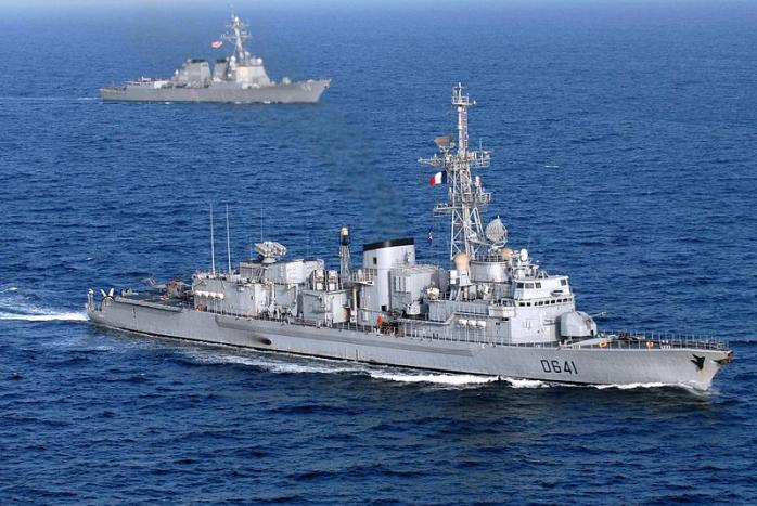 В акваторию Черного моря зашел боевой корабль Франции