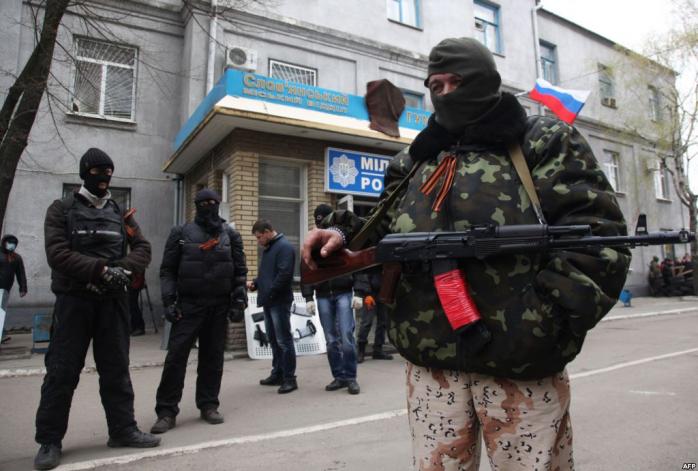 У Дніпропетровську скуповують зброю і «зелених чоловічків». Дорого