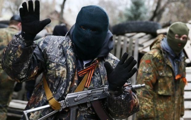 У Луганську силовики затримали трьох бойовиків із викраденою в СБУ зброєю