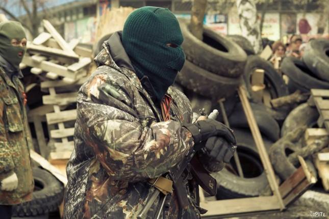 В Славянске террористы пытались переоборудовать вагоны для угля под бронепоезд