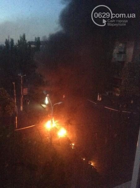 Стрельба в Мариуполе: центр города заблокирован, возле горсовета горят шины (ФОТО, ВИДЕО)
