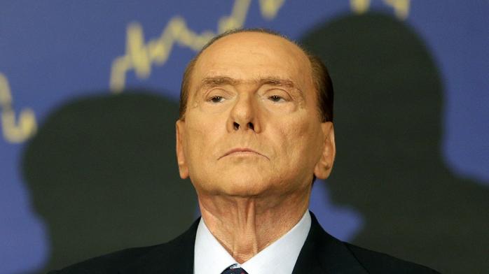Берлускони начинает общественные работы в доме престарелых