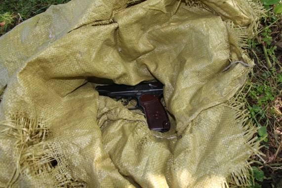 В Полтаве найден тайник с похищенным у СБУ оружием (ФОТО)