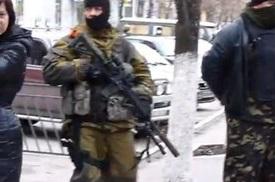 В Мариуполе у представителей ДНР появилась вооруженная охрана и БРДМ
