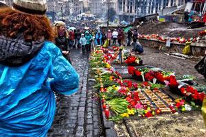 Кабмин начал выплачивать материальную помощь семьям погибших на Майдане