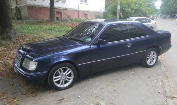 У Луганську знайшли викрадений автомобіль із двома тілами