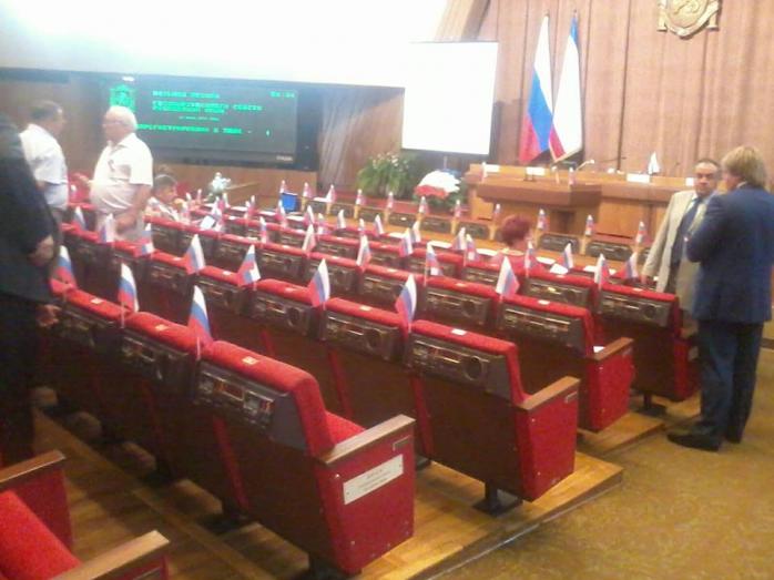 Самопровозглашенный парламент Крыма назначил свои выборы на 14 сентября (ФОТО)