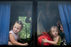 Террористы ДНР захватили автобус с детьми из Снежного
