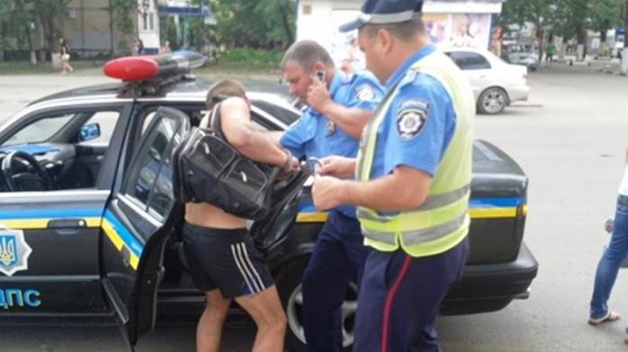 В Одесі затримали водія, який збив на переході двох підлітків на велосипедах і втік