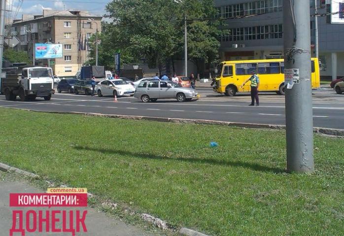 КамАз з бойовиками ДНР врізався в маршрутку (ФОТО)