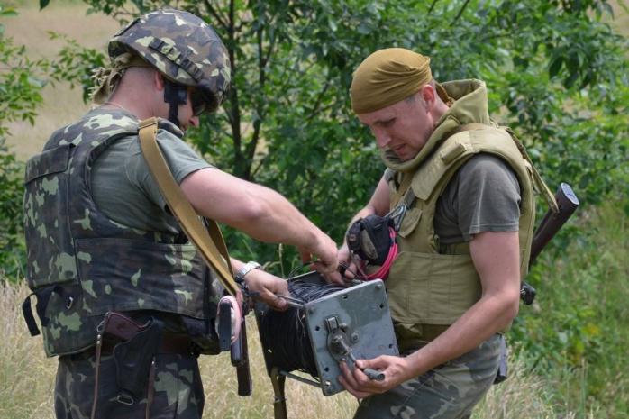 Перемирие в зоне АТО: за сутки боевики ранили из засады 5 украинских военных и пограничника