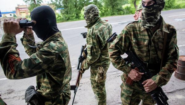 Уночі терористи чотири рази атакували позиції сил АТО на Донеччині