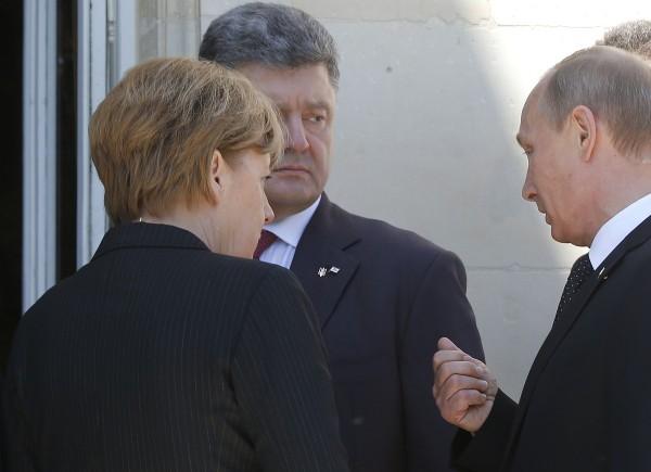 Президент Франции рассказал, о чем договорились Порошенко и Путин
