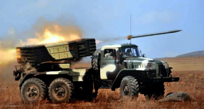 Поселок Металлист возле Луганска обстреляли из реактивной системы залпового огня БМ-21 «Град»