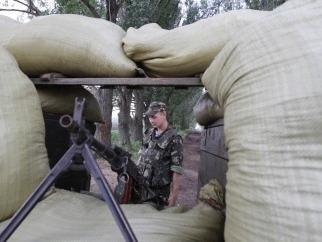 Семеро украинских военных получили ранения во время минометного обстрела блокпоста в зоне АТО